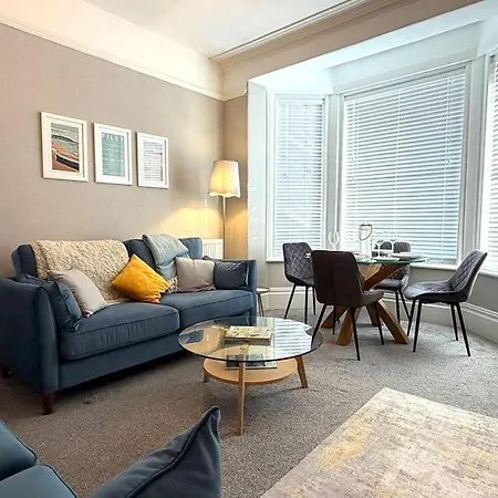 Baylight At Southdene Apartment