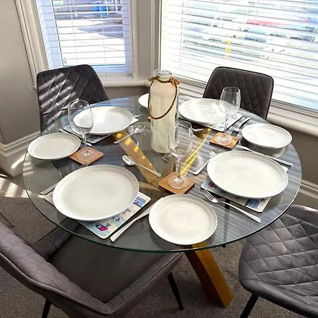 Baylight At Southdene Apartment *